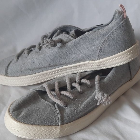 Billabong Grey Slip On Tennis Sneakers Size 9.5 - Picture 1 of 6